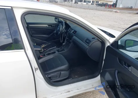 2014 Volkswagen Passat 2.5L Se z USA, uszkodzony, nr VIN 1VWBH7A31EC011904